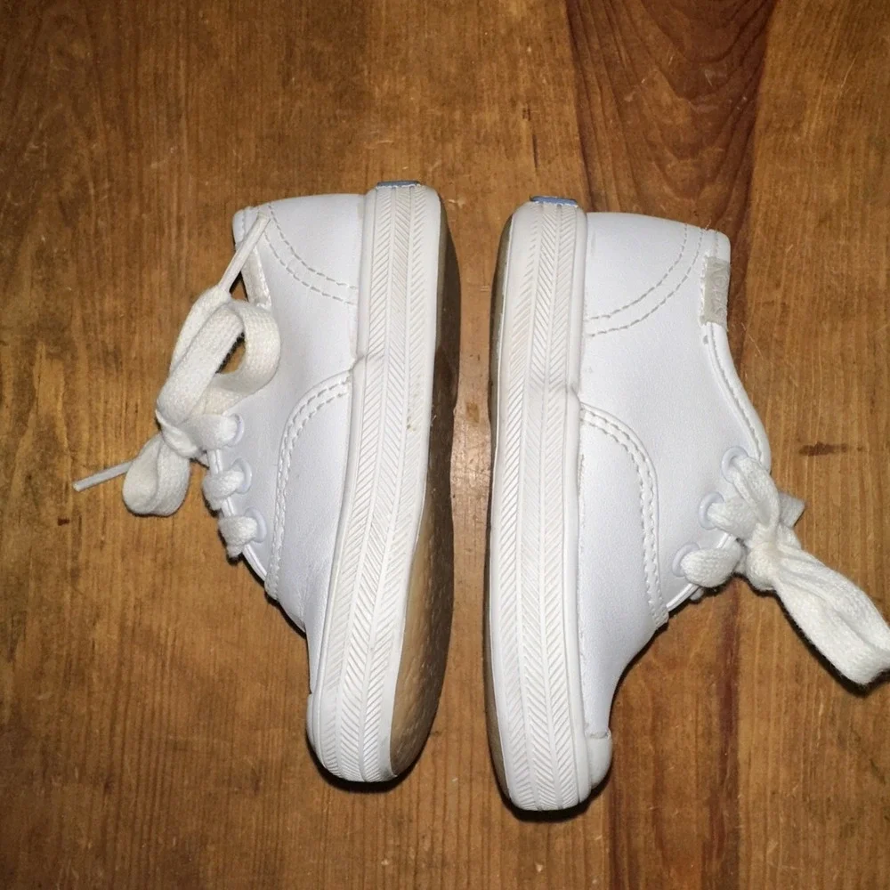 Keds Champion White Leather Cap Toe Sneakers Shoes Little Kids 4W Infant Toddler